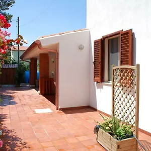 https://lucia-holiday-house-porto-pino.in-sardinia.net